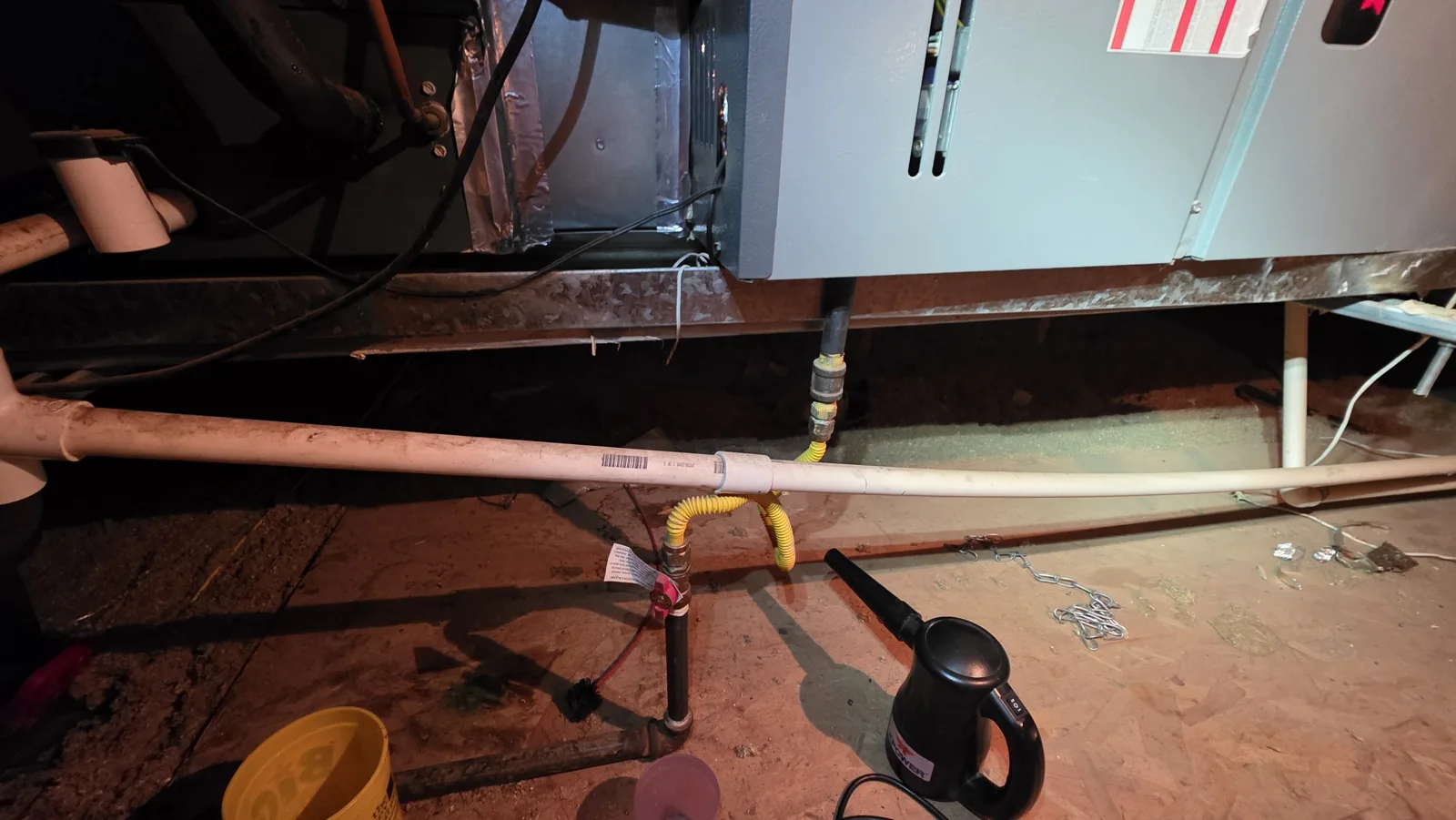 Condensate drainage correction: equipment and pipework