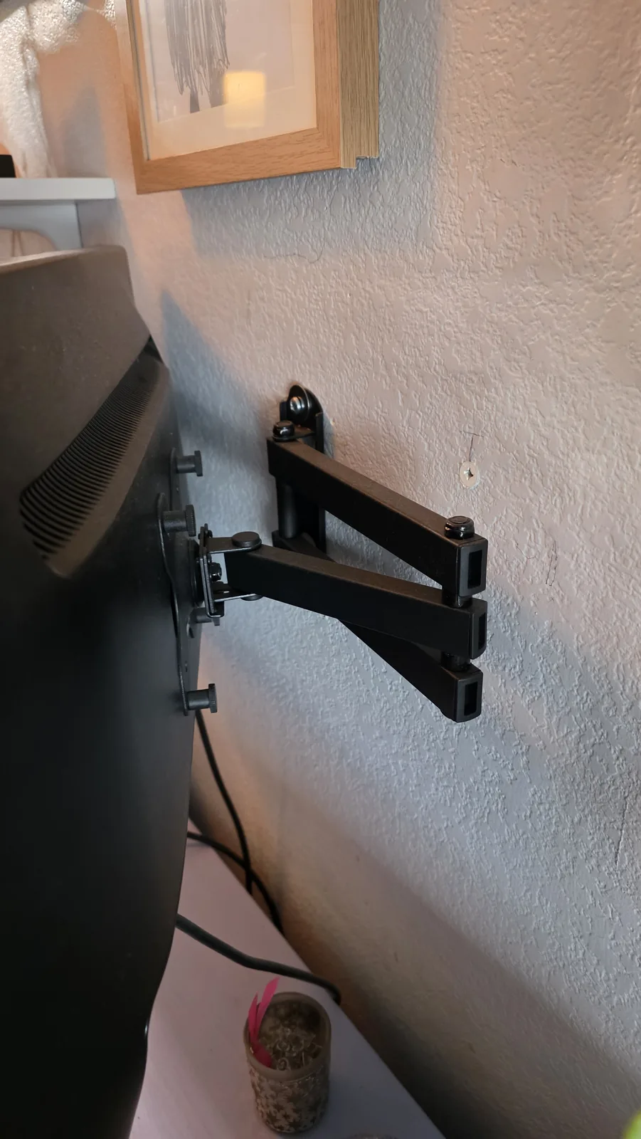 Monitor wall mounting: adjustable wall bracket
