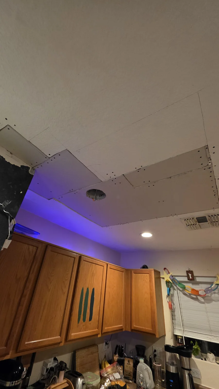 Bathtub leak & drywall repair: replacement ceiling drywall
